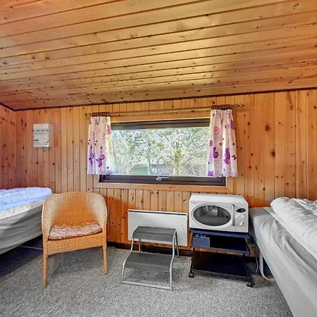 Three-bedroom In Nordenbro Vesteregn